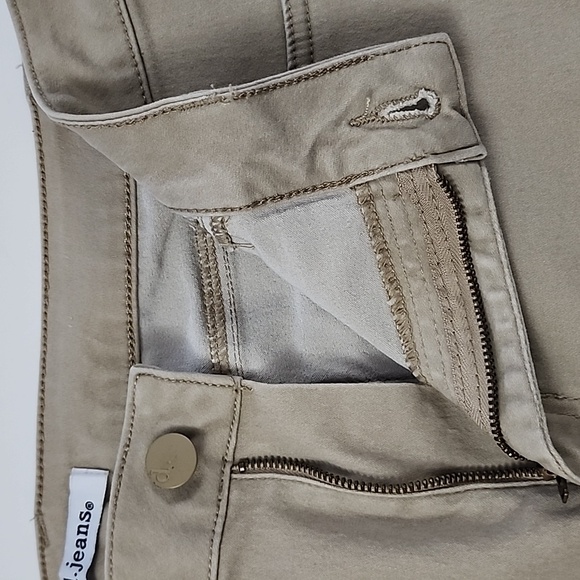 ⭐️3/ $30⭐️ D. jeans Women's Tan Casual Pants Tapered Stretch Size 14W - Picture 5 of 16